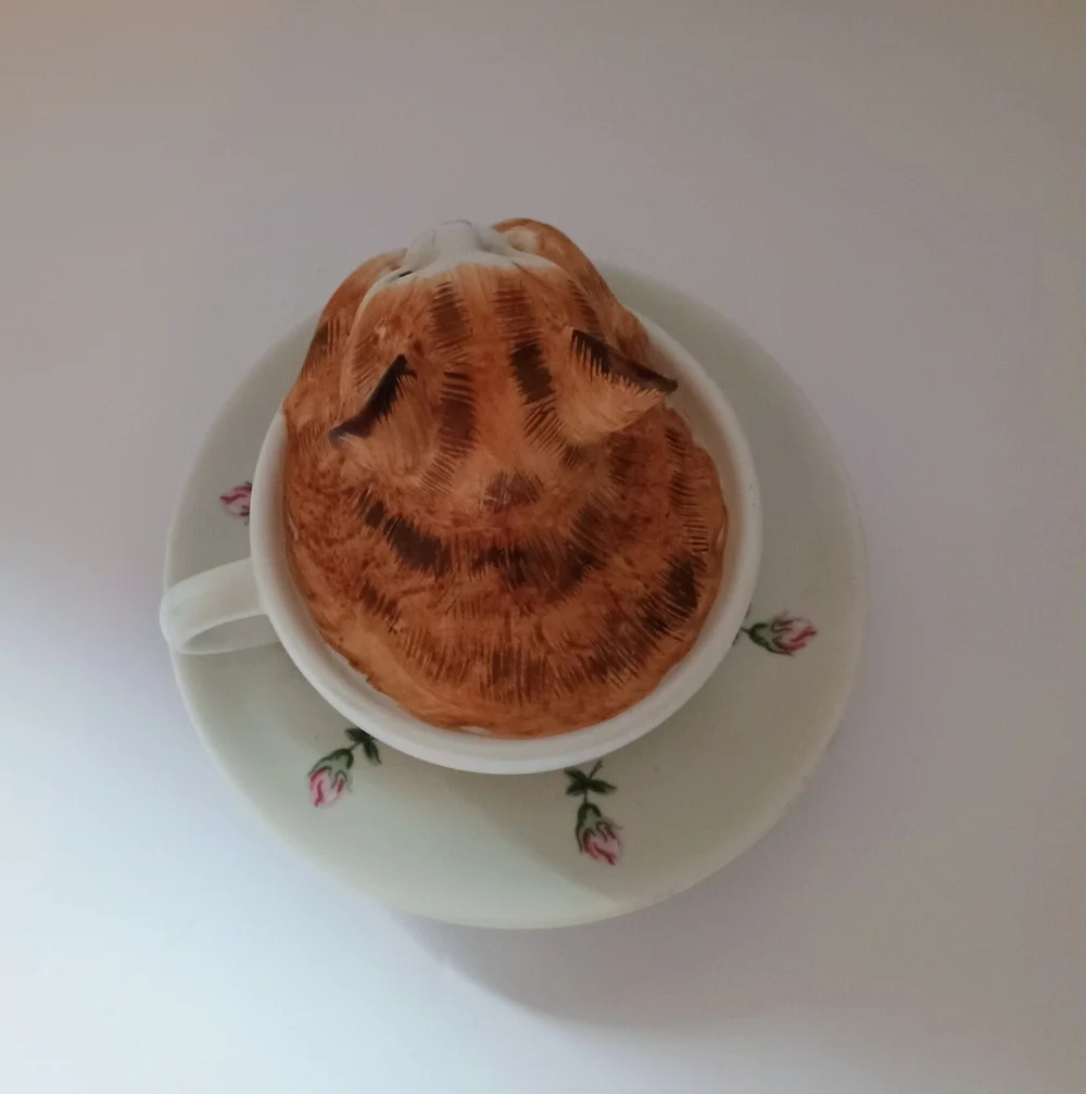 Vintage Bisque Kitten In A Tea Cup Music Figurine Mann